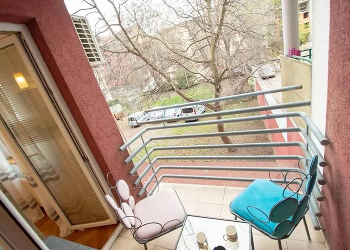 Yellow Circles Apt. On Great Location New *