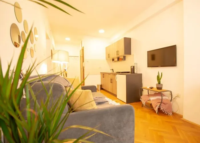 Daire Yellow Circles Apt. On Great Location New *