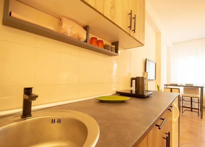 Yellow Circles Apt. On Great Location New Daire *