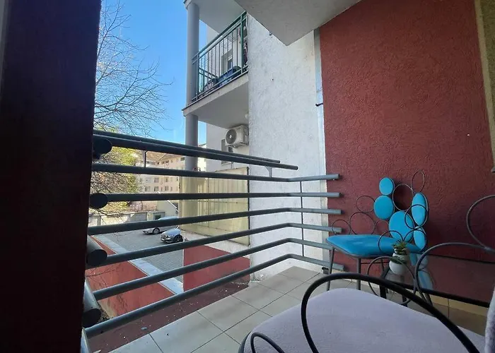 Yellow Circles Apt. On Great Location New * Novi Sad